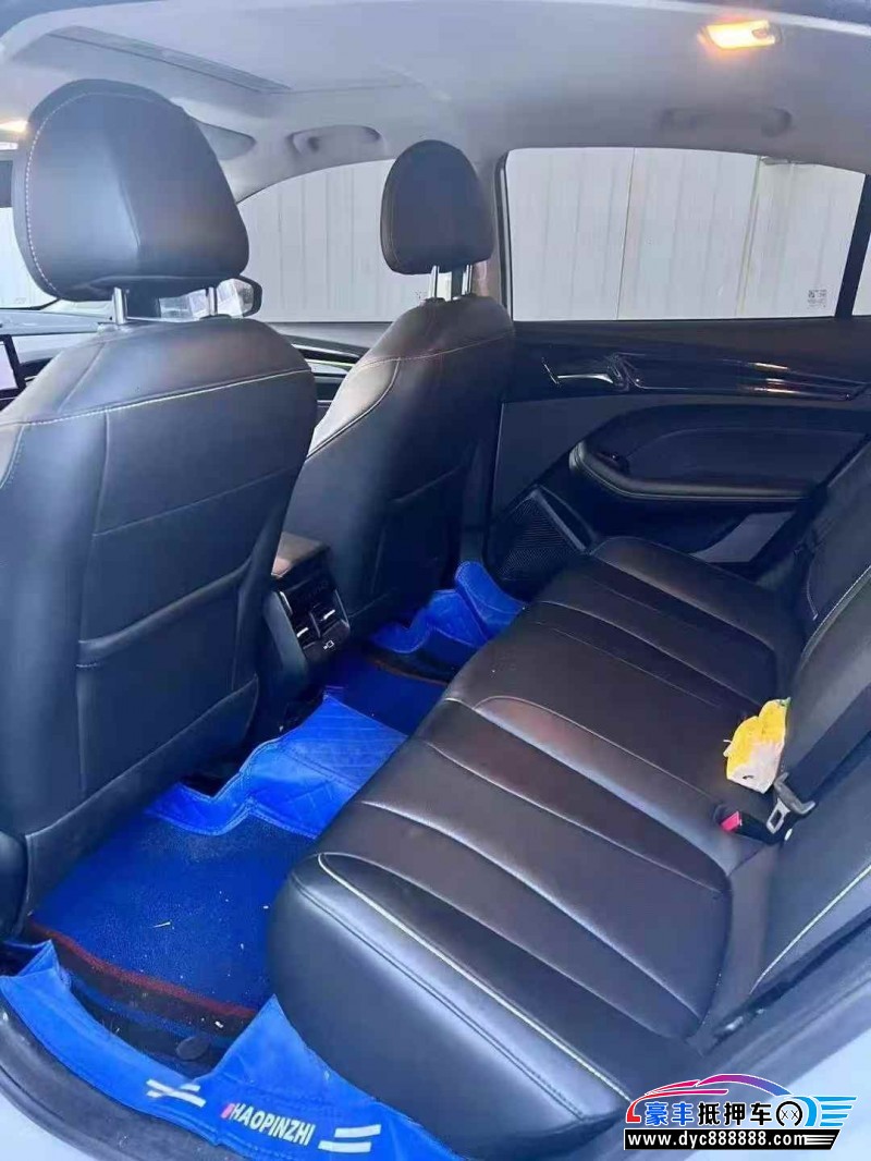 22年荣威i5轿车抵押车出售