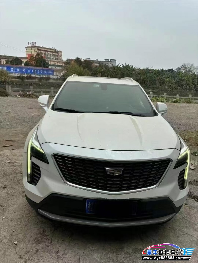 抵押车出售21年凯迪拉克XT4轿车