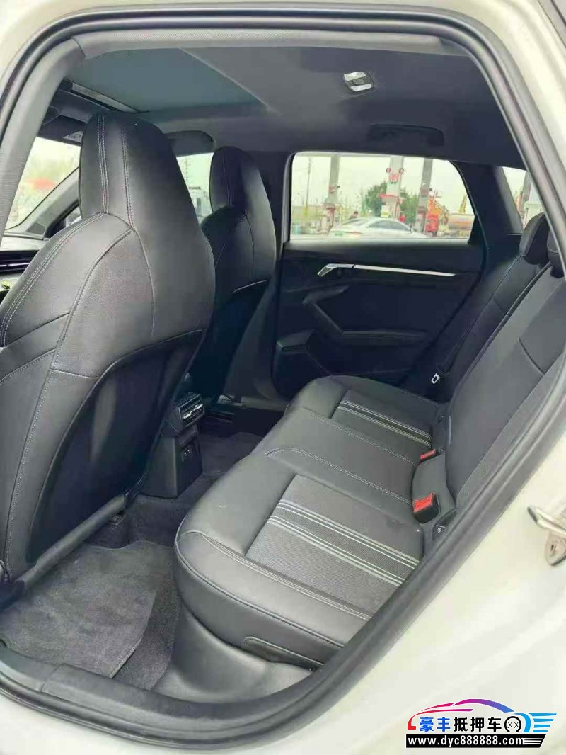 23年奥迪A3轿车抵押车出售