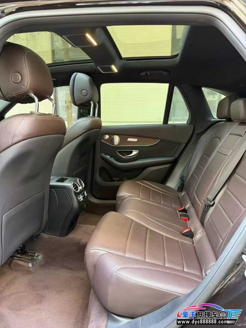 21年奔驰GLC轿车抵押车出售