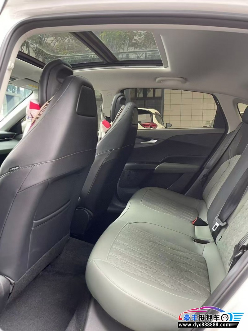 23年长安逸达轿车抵押车出售