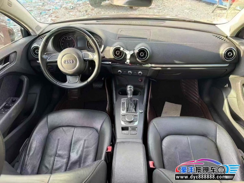 17年奥迪A3轿车抵押车出售