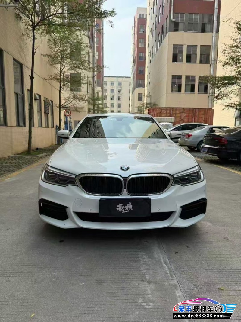 抵押车出售20年宝马5系轿车