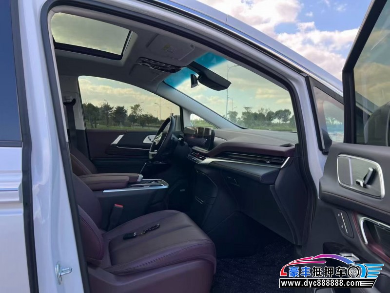 24年别克世纪轿车抵押车出售