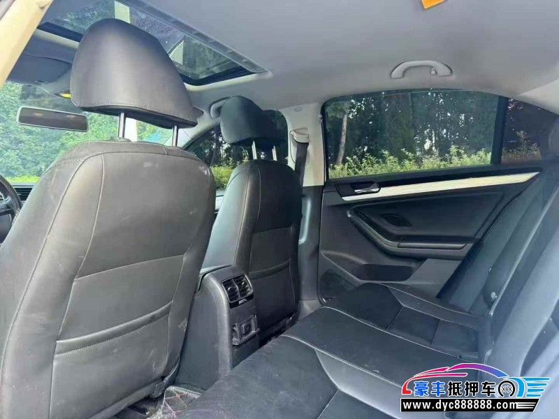 17年大众速腾轿车抵押车出售