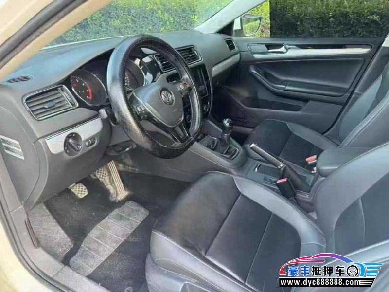 17年大众速腾轿车抵押车出售