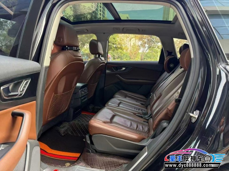 17年奥迪Q7轿车抵押车出售