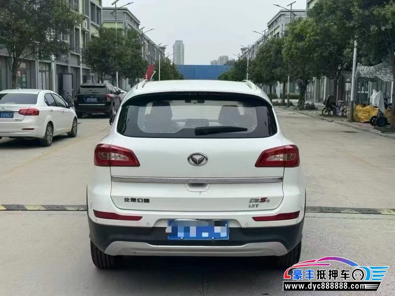 18年北汽幻速S6轿车抵押车出售