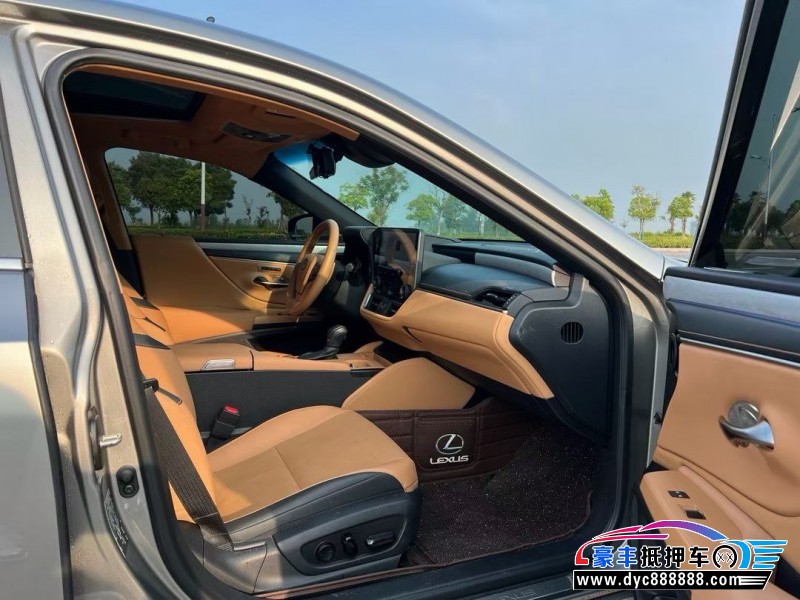 24年雷克萨斯ES轿车抵押车出售