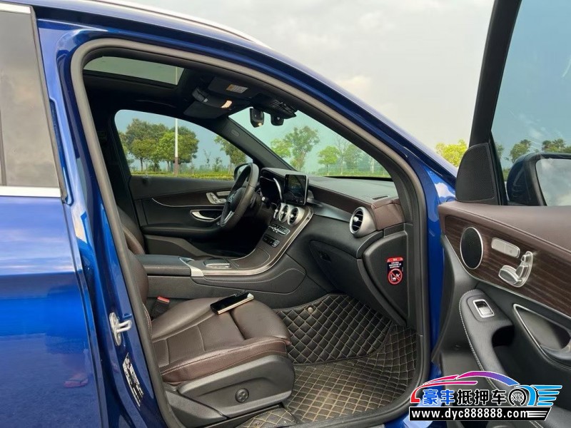 20年奔驰GLC轿车抵押车出售