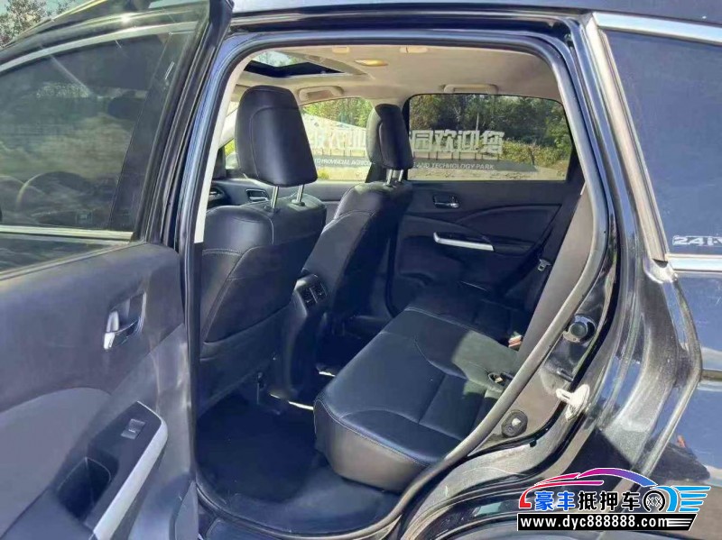 16年本田CR-V轿车抵押车出售