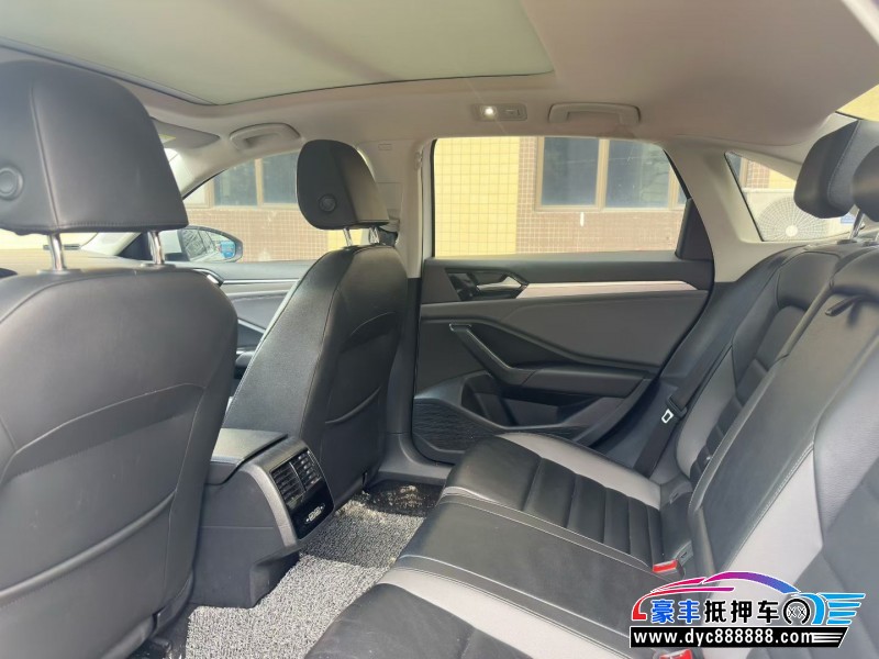 20年大众速腾轿车抵押车出售