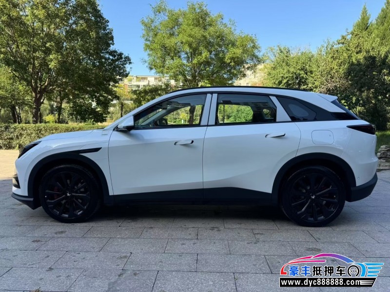 25年极狐阿尔法T轿车抵押车出售