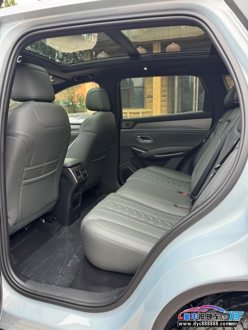 25年比亚迪宋轿车抵押车出售