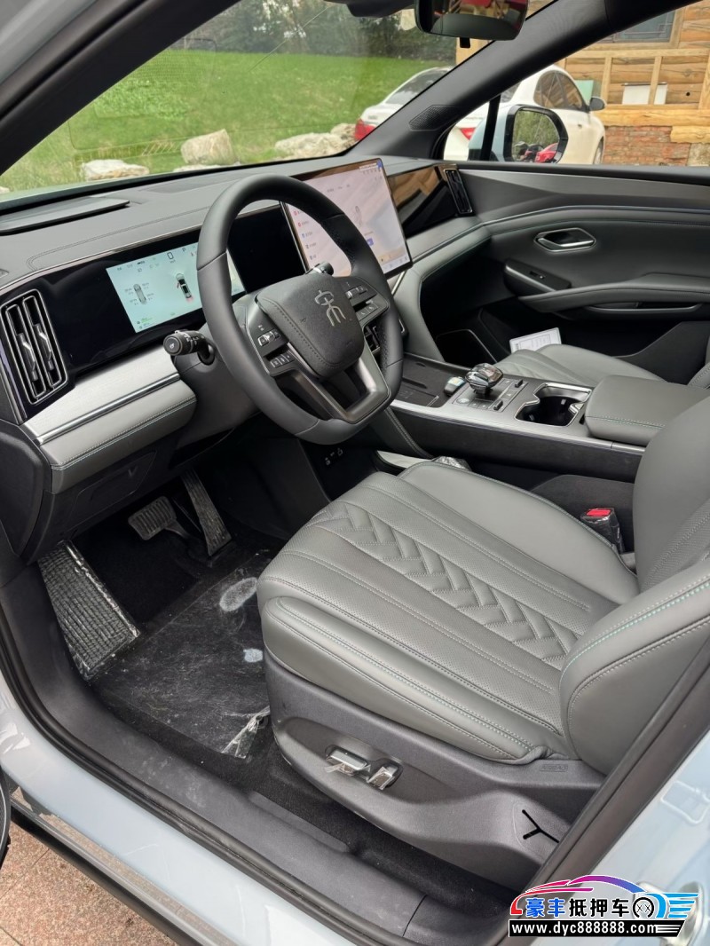 25年比亚迪宋轿车抵押车出售