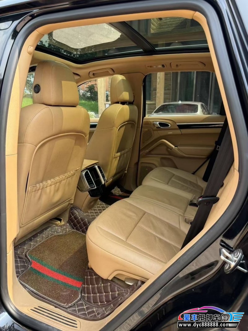 14年保时捷卡宴轿车抵押车出售