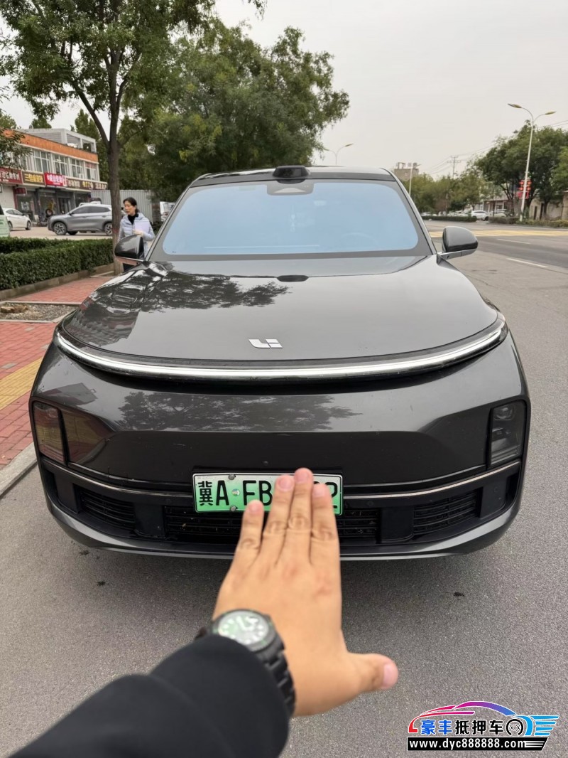 23年理想L8轿车抵押车出售