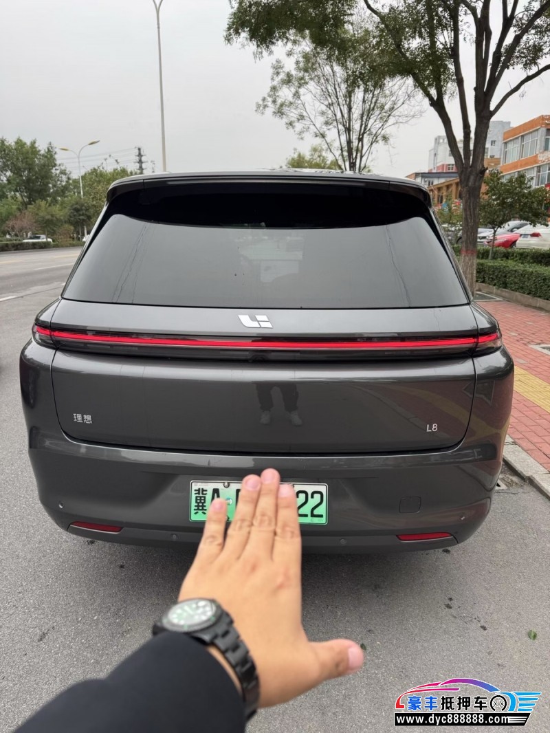 23年理想L8轿车抵押车出售