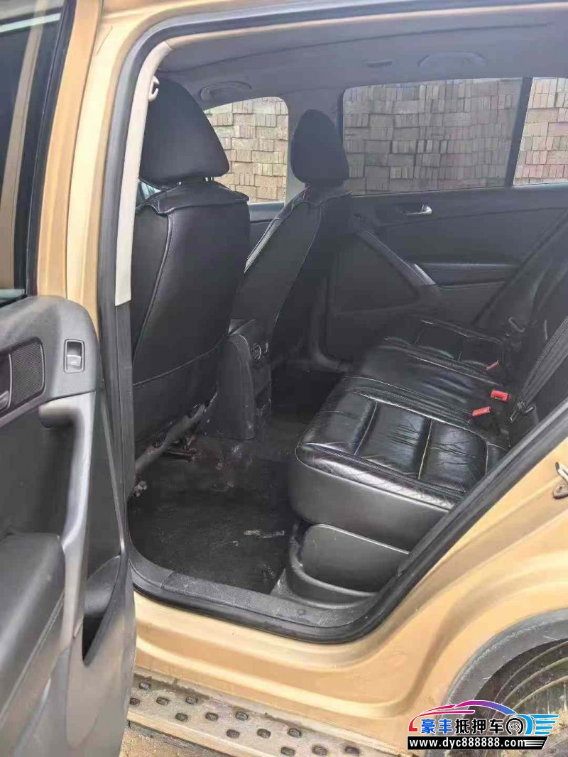 12年大众途观轿车抵押车出售