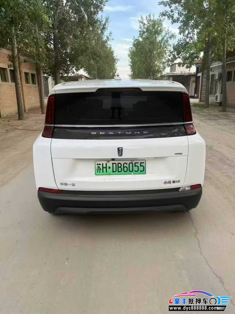 24年奔腾E05轿车抵押车出售