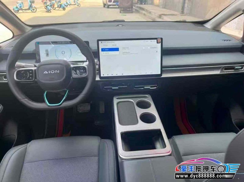 23年埃安Y70轿车抵押车出售