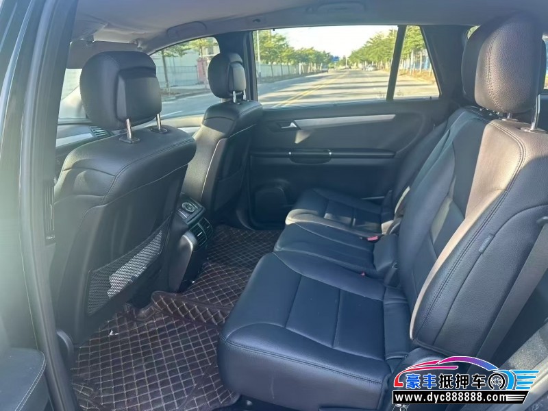 14年奔驰R轿车抵押车出售