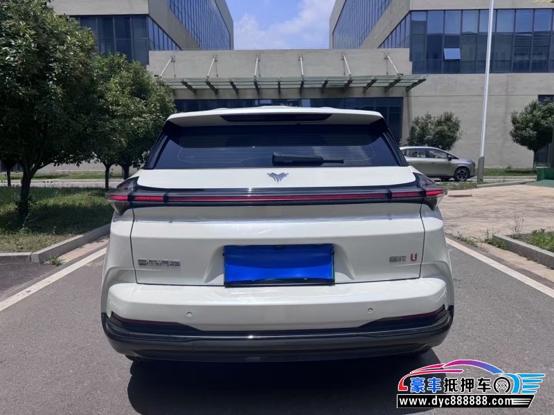 23年哪吒U轿车抵押车出售