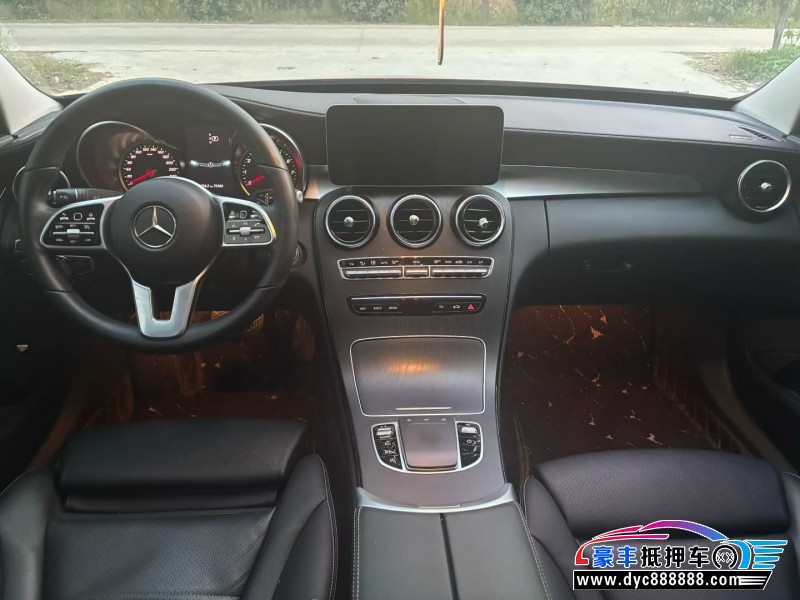 19年奔驰C轿车抵押车出售