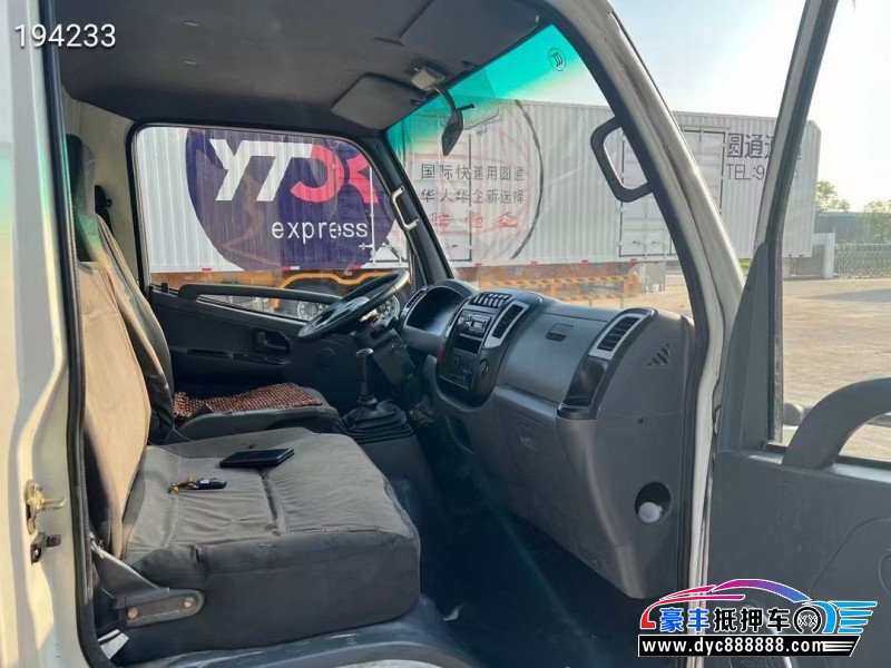 22年东风小霸王轿车抵押车出售