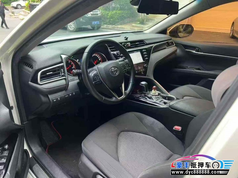 18年丰田凯美瑞轿车抵押车出售