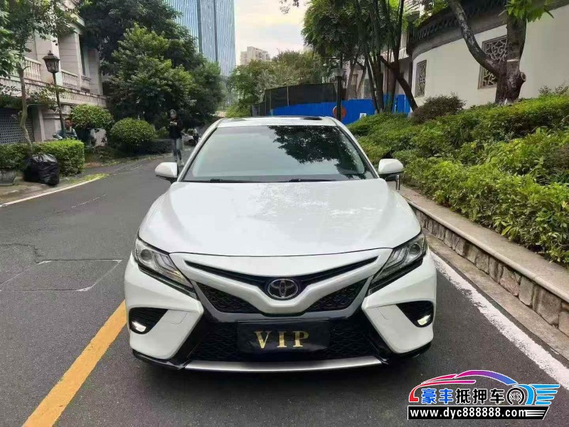 18年丰田凯美瑞轿车抵押车出售