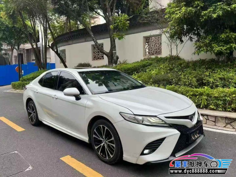 18年丰田凯美瑞轿车抵押车出售