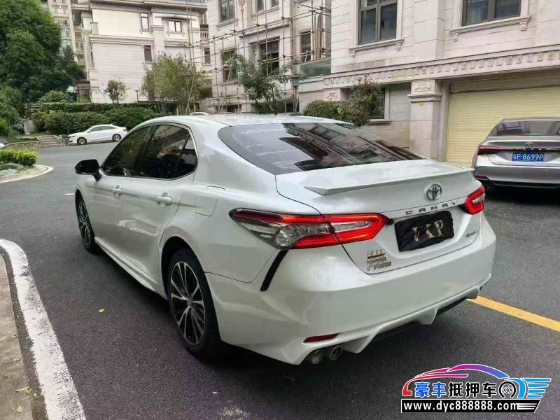 18年丰田凯美瑞轿车抵押车出售
