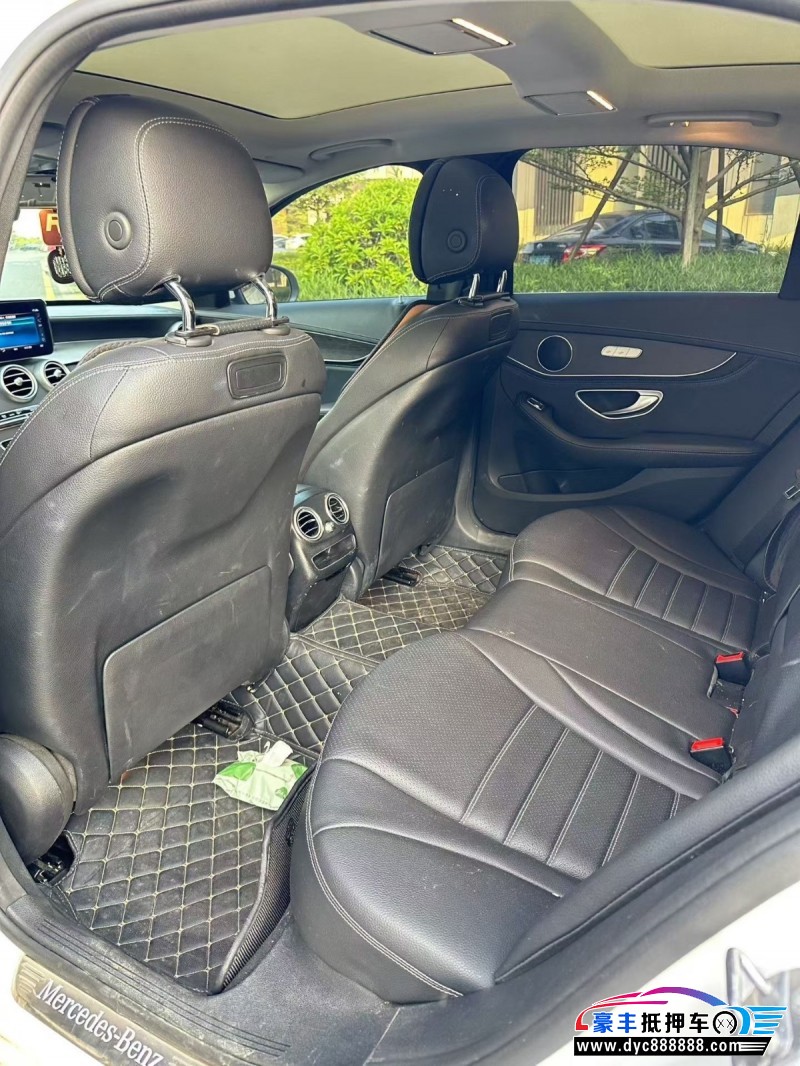 19年奔驰C轿车抵押车出售