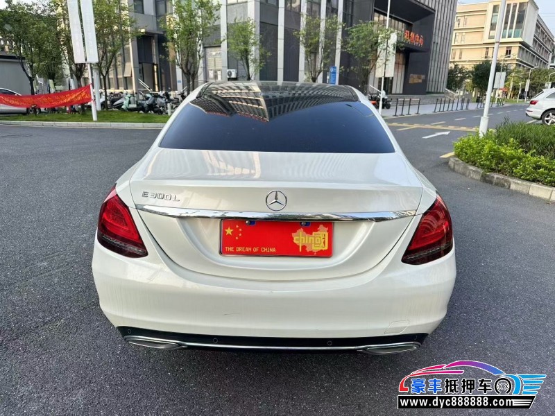 19年奔驰C轿车抵押车出售