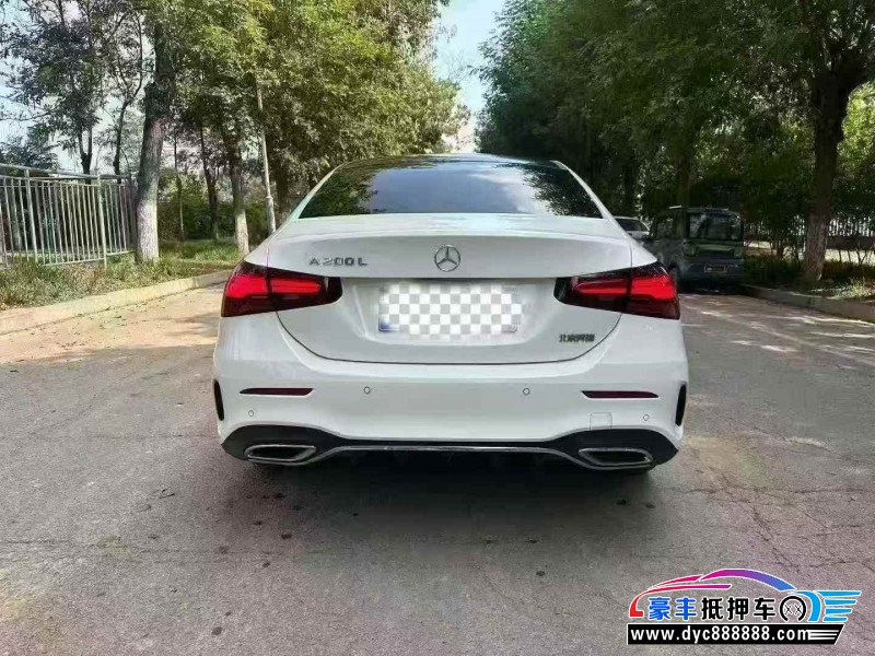 24年奔驰A轿车抵押车出售