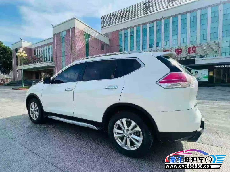 15年日产奇骏SUV抵押车出售