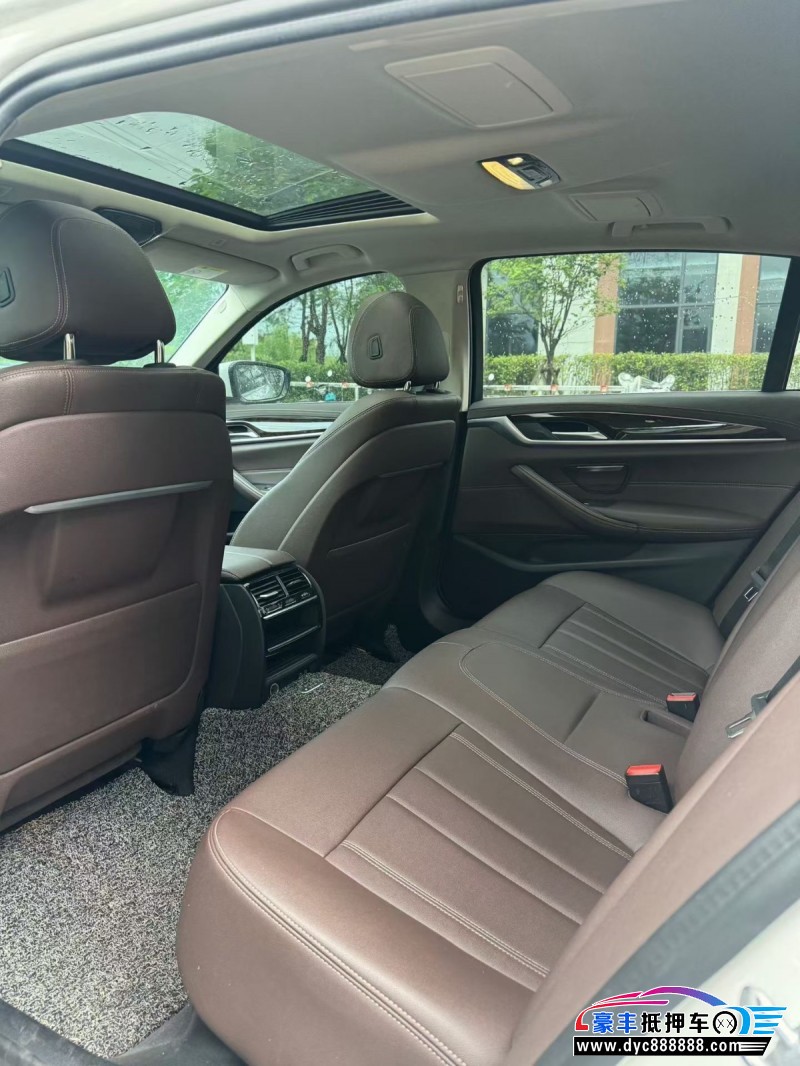 20年宝马5系轿车抵押车出售