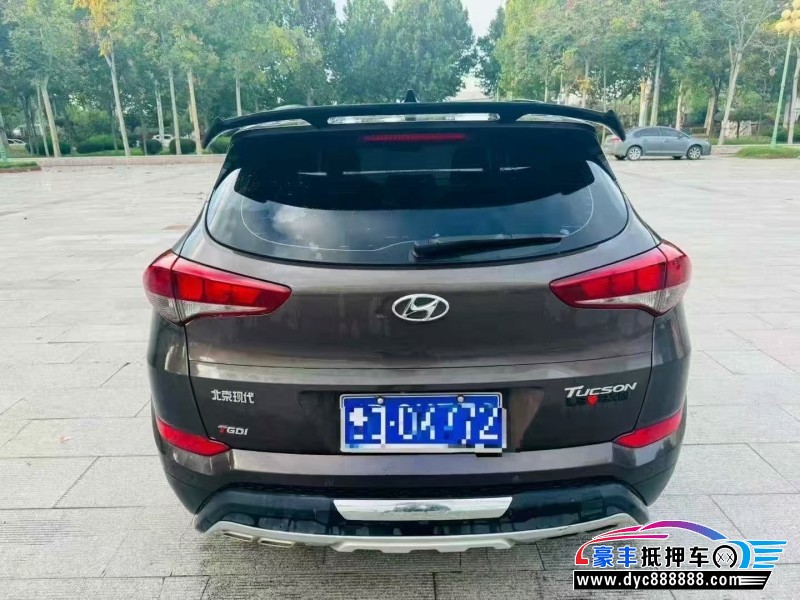 15年现代途胜轿车抵押车出售