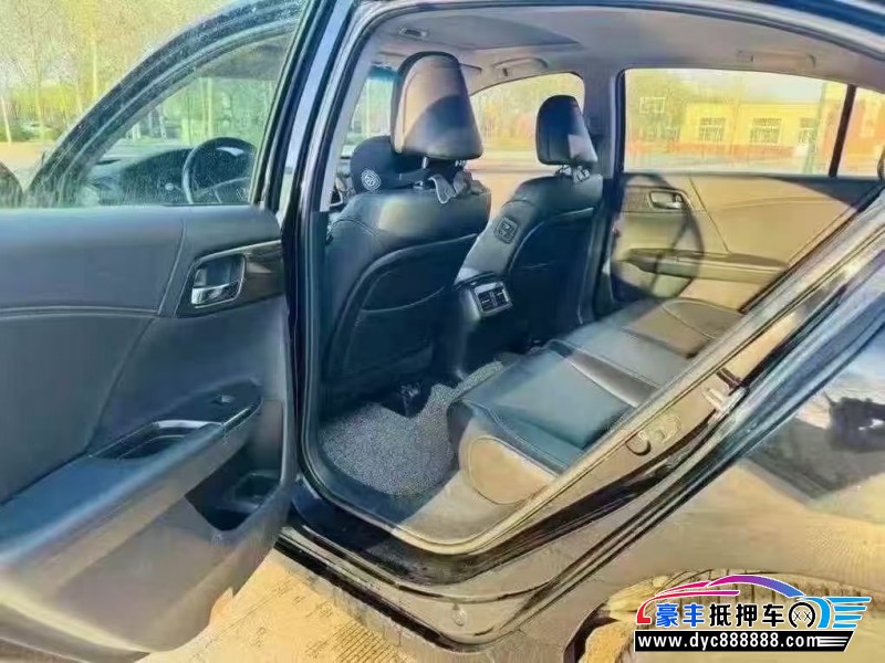 13年本田雅阁轿车抵押车出售