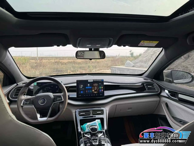 25年比亚迪秦轿车抵押车出售