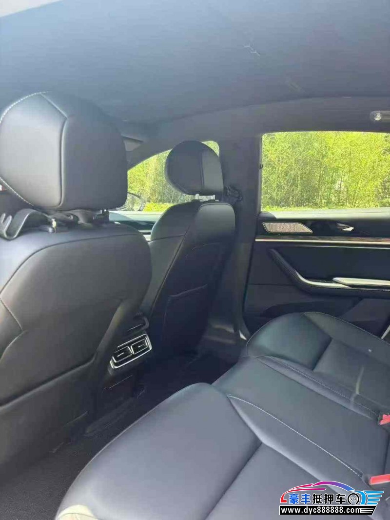 23年哪吒S轿车抵押车出售