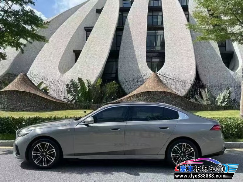 24年宝马5系轿车抵押车出售