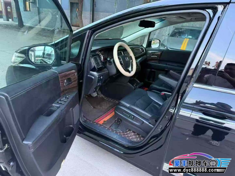 18年本田艾力绅轿车抵押车出售