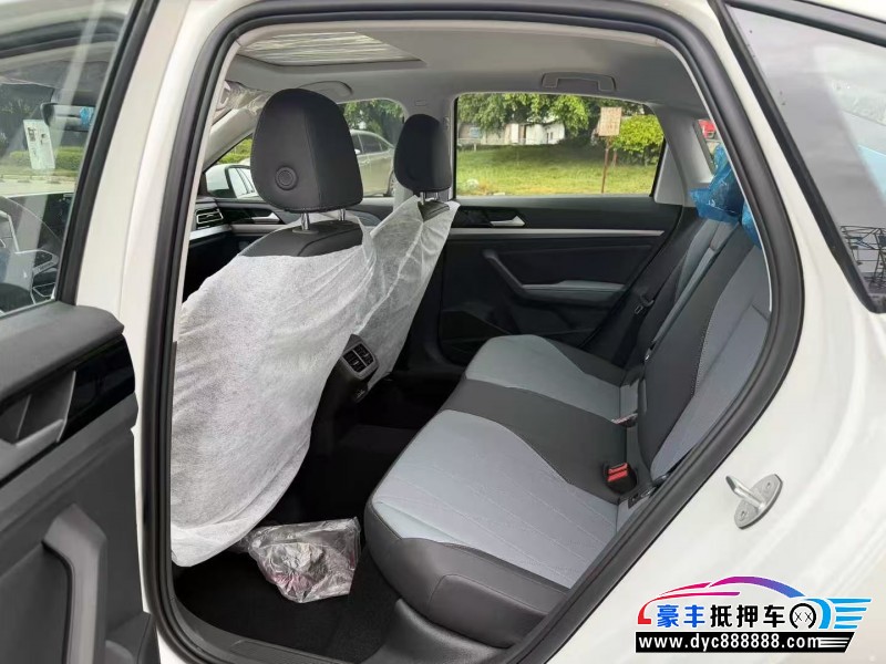 25年大众朗逸轿车抵押车出售