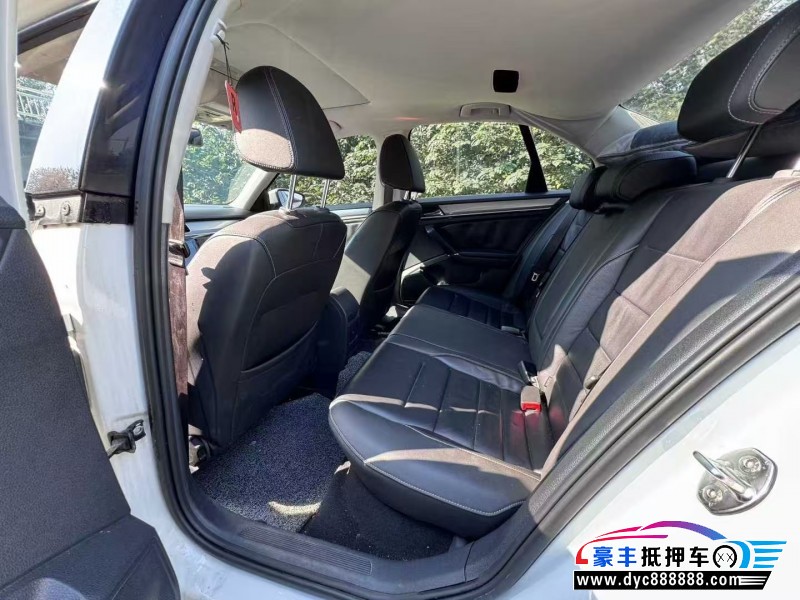 16年大众宝来轿车抵押车出售