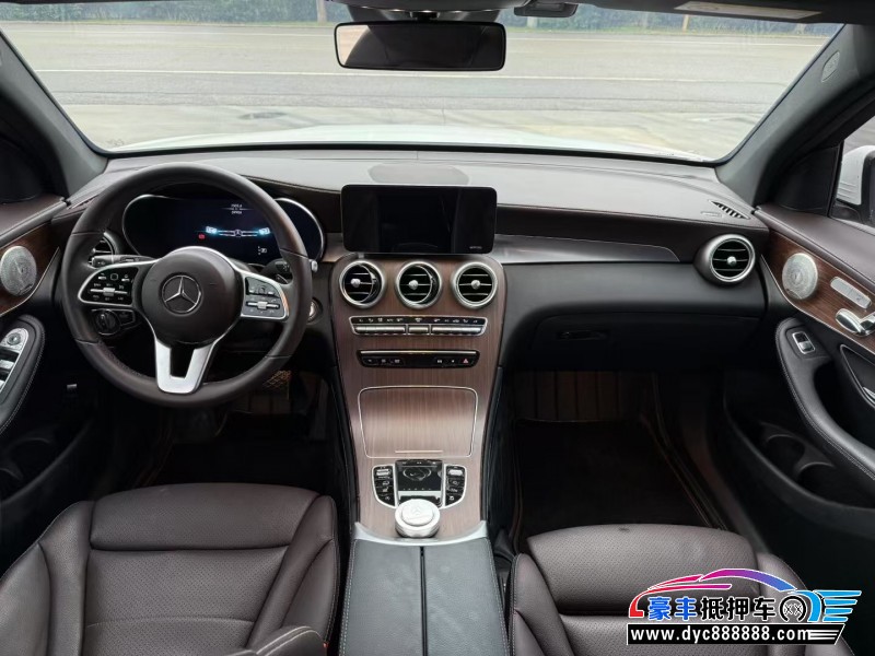 21年奔驰GLC轿车抵押车出售