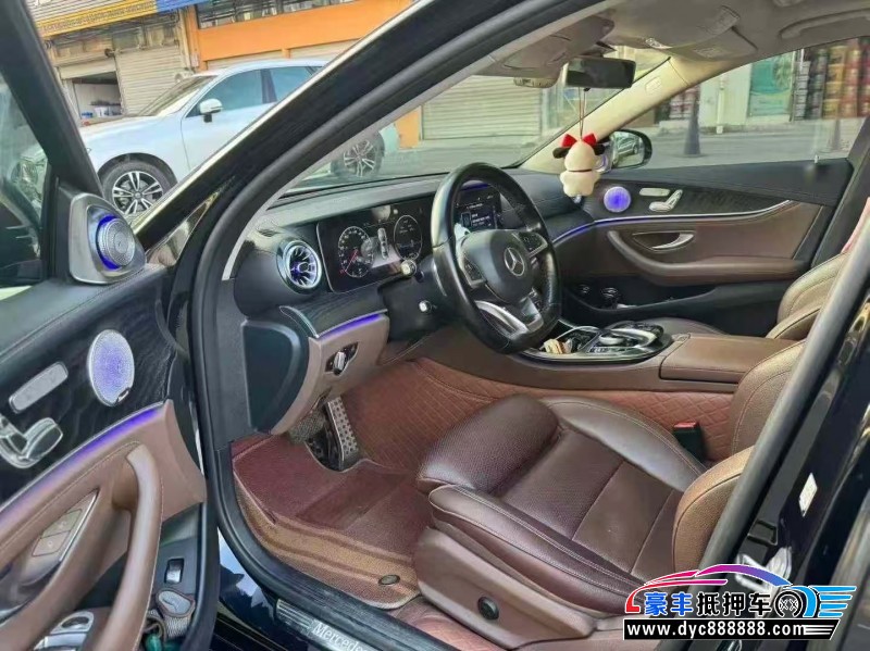 17年奔驰E轿车抵押车出售