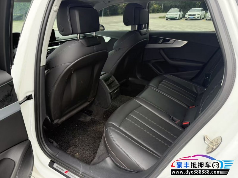 24年奥迪A4轿车抵押车出售