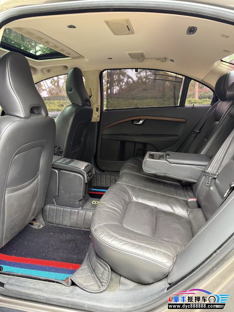 15年沃尔沃S80轿车抵押车出售